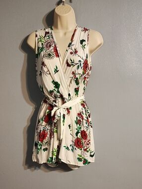 AZ Women's Floral Wrap-Front Sleeveless Romper in White, Green,Pink Floral Print